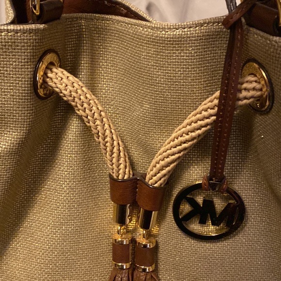 Michael Kors Bag Gold Color size 14x12x6 - Picture 7 of 13